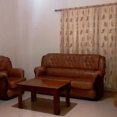Отель 3 Shqiponjat 4*