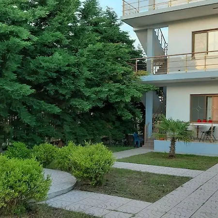 3 Shqiponjat Hotel