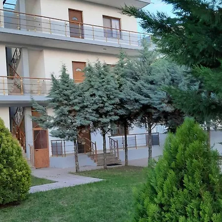 3 Shqiponjat Hotel Velipojë